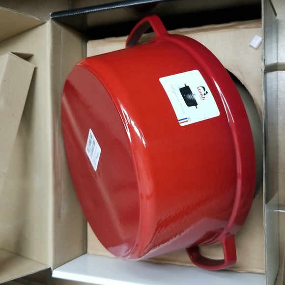 STAUB CAST IRON 7QT-11" ROUND COCOTTE - CHERRY 28CM (BIG SIZE) 7qt - Picture 9 of 12